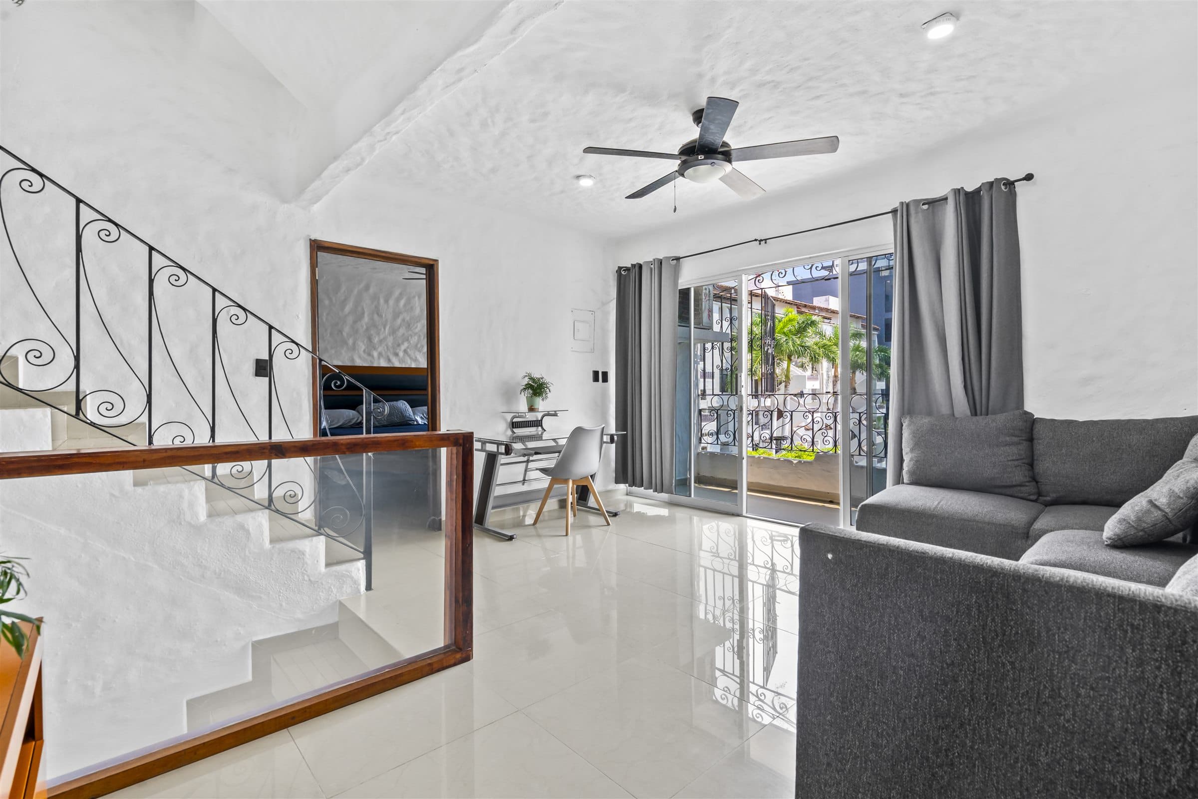 Spacious Mangos living room opening toward the exterior