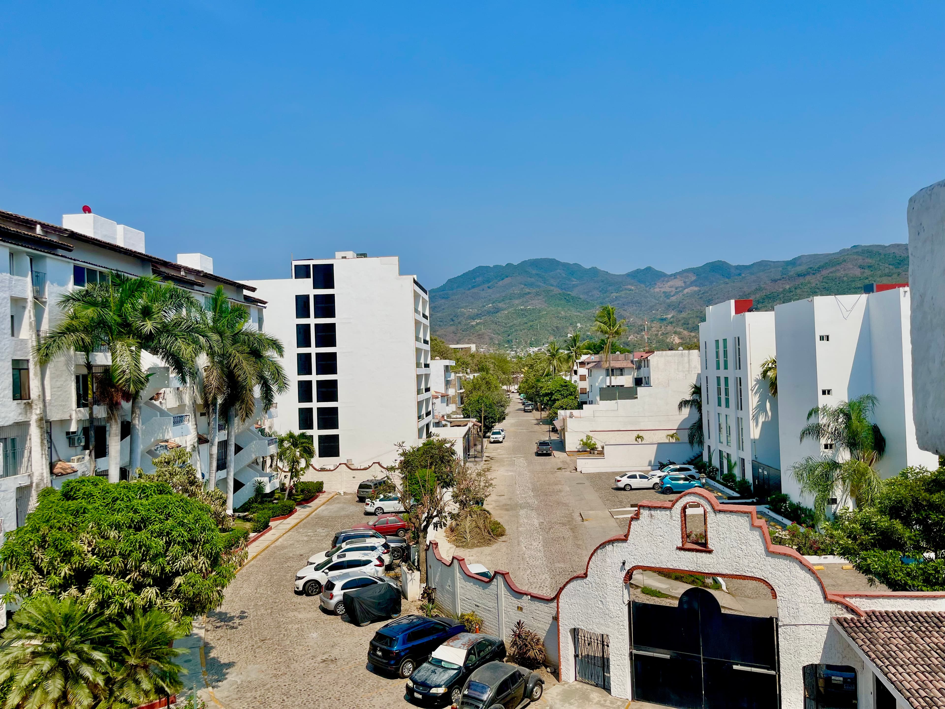 Vista a las montañas desde Mangos en Versalles, Puerto Vallarta de Mangos