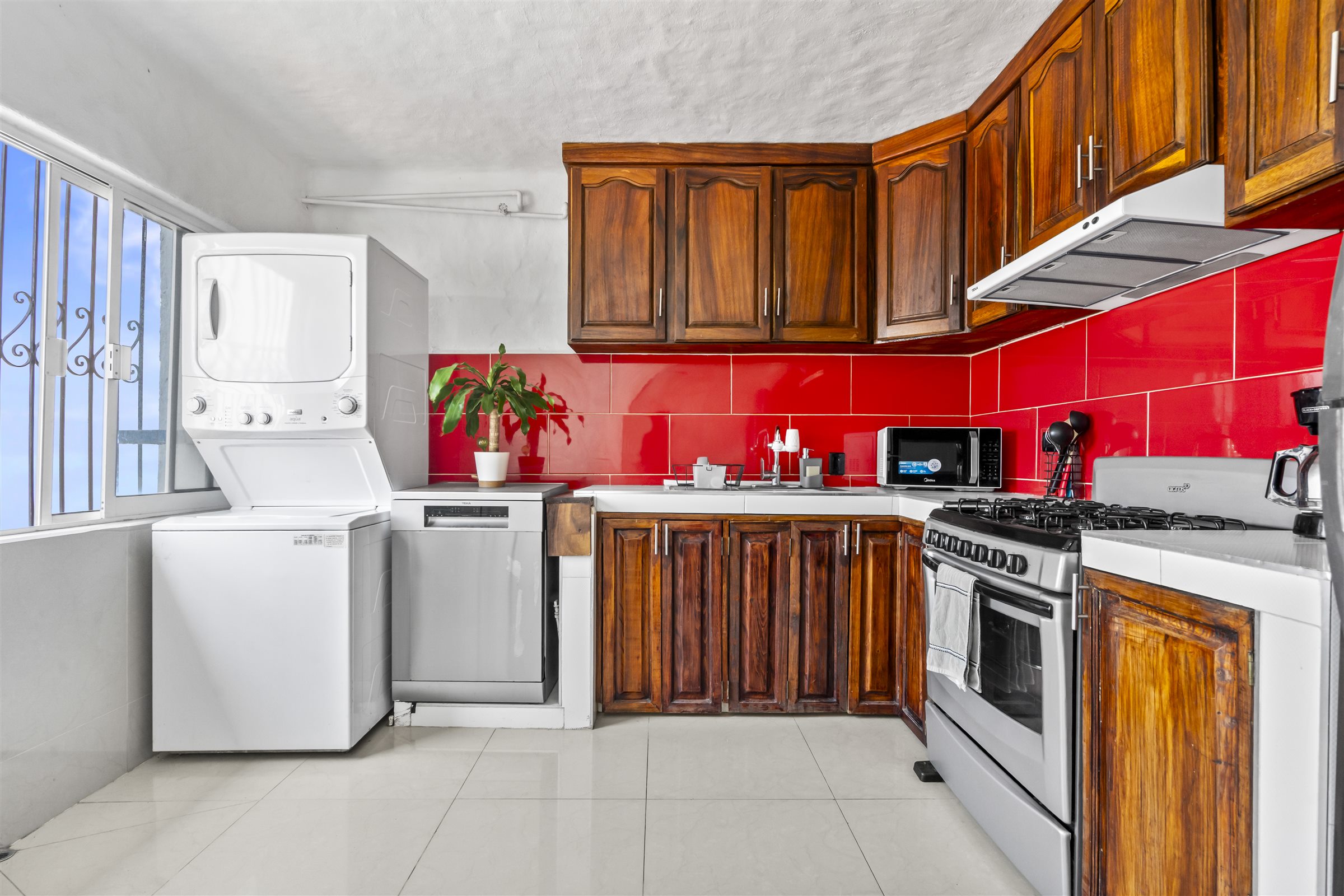 Mangos kitchen and laundry center